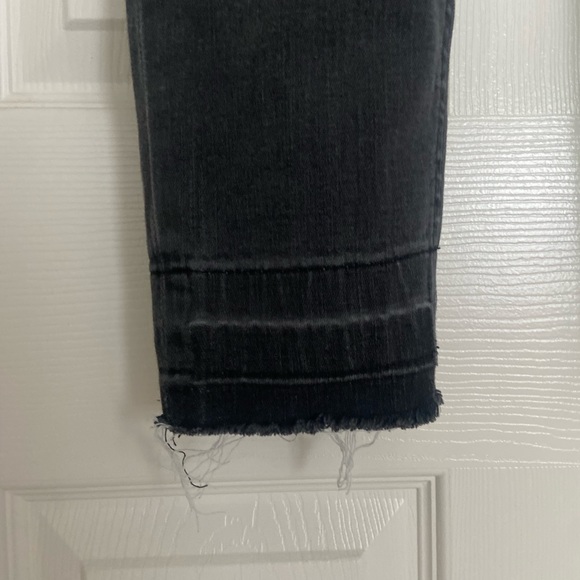 Express Jeans High Rise Black Distressed Ankle Legging, Size 4 Regular - Picture 2 of 6